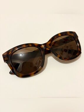 Peepers tortoiseshell sunglasses